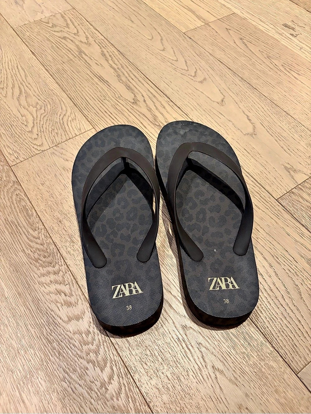 Zara Printed Flat Sandals - Leopard Black SS2026